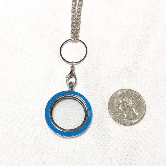 LIMITED QUANTITY HQ Blue Twist Living Locket - Picture 4 of 6
